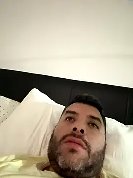 andres52720 online show from 09/24/25, 05:00