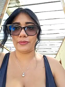 Snapshot of Monse--145 chatting on 09/26/25, 01:59 Monse--145 online show from 09/26/25, 01:59