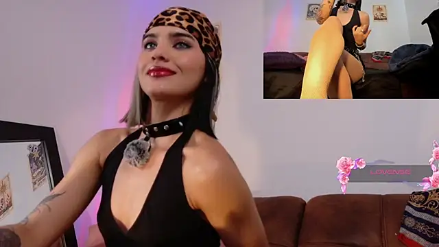 La Diabla 111  online show from 05/22/26, 01:39