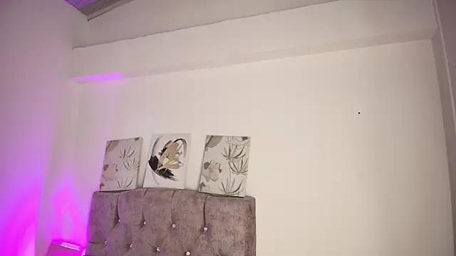 Dulce Bella  online show from 02/12/26, 03:45