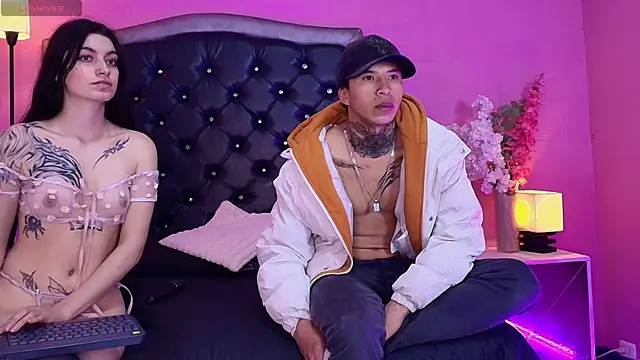 Snapshot of Mike_and_Sttar chatting on 09/19/25, 01:12 Mike and Sttar online show from 09/19/25, 01:12