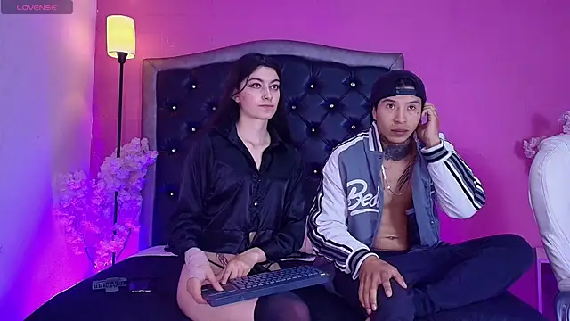 Snapshot of Mike_and_Sttar chatting on 09/27/25, 01:05 Mike and Sttar online show from 09/27/25, 01:05