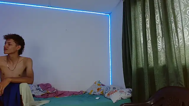 Snapshot of Lucy_y_Jacob chatting on 09/17/25, 04:52 Lucy y Jacob online show from 09/17/25, 04:52