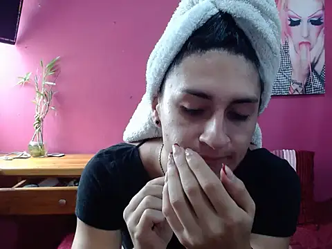 Snapshot of lola_diez chatting on 09/08/25, 04:50 lola diez online show from 09/08/25, 04:50