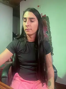 Snapshot of lola_diez chatting on 10/08/25, 07:11 lola diez online show from 10/08/25, 07:11