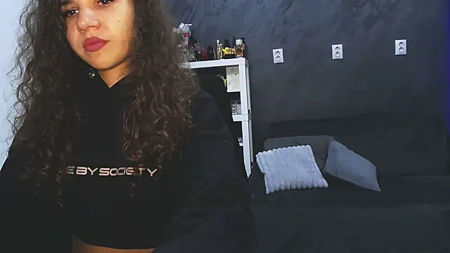 Snapshot of bigbuttjeny chatting on 09/20/25, 10:33 bigbuttjeny online show from 09/20/25, 10:33