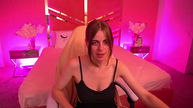 Snapshot of ShinyfromUa chatting on 09/13/25, 01:11 ShinyfromUa online show from 09/13/25, 01:11