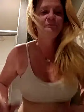 Goldenndoll online show from 02/08/26, 04:27