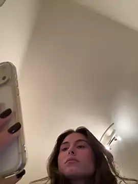 SophiiaStarr online show from 12/16/25, 07:19