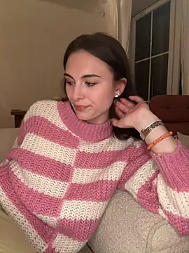 SophiiaStarr online show from 04/01/26, 07:22