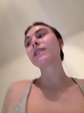 SophiiaStarr online show from 04/02/26, 07:00