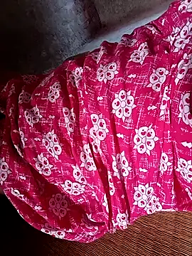 Snapshot of riyaroy134_ chatting on 10/21/25, 04:35 riyaroy134  online show from 10/21/25, 04:35