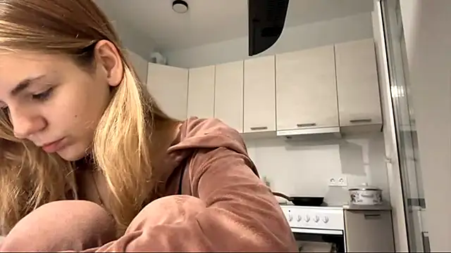 Denni Spilber online show from 10/19/25, 03:23