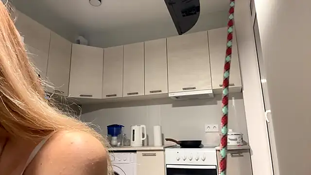 Denni Spilber online show from 10/23/25, 05:23