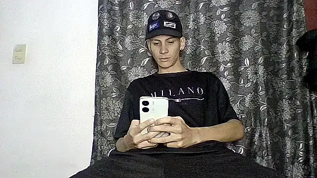 sam hottt online show from 09/30/25, 04:50