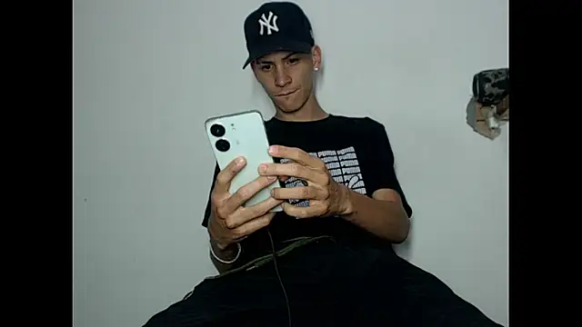 sam hottt online show from 10/16/25, 10:27