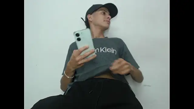 sam hottt online show from 10/18/25, 12:13