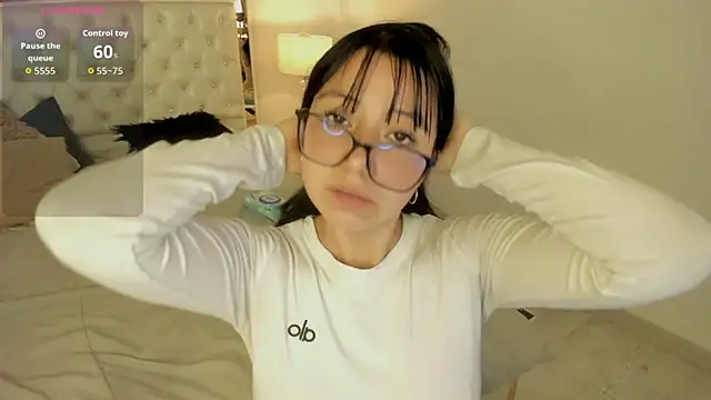 Zoe Xra online show from 06/13/26, 09:24