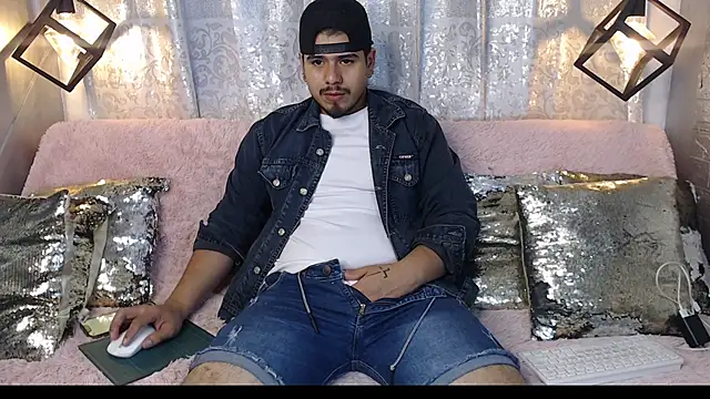 Snapshot of thiago_bos chatting on 09/21/25, 11:34 thiago bos online show from 09/21/25, 11:34