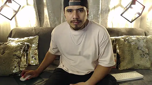 Snapshot of thiago_bos chatting on 10/01/25, 10:32 thiago bos online show from 10/01/25, 10:32