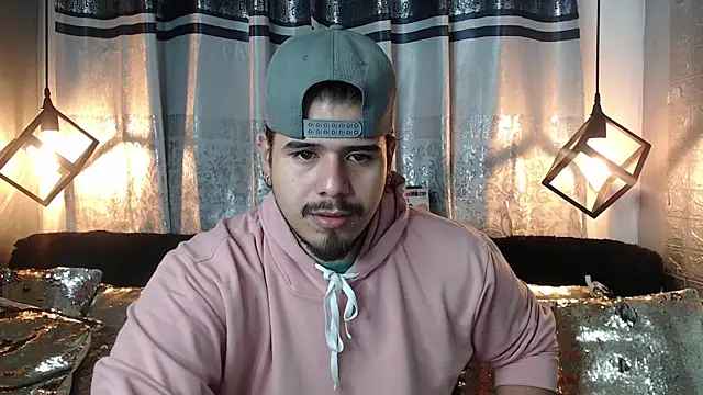 Snapshot of thiago_bos chatting on 10/08/25, 10:35 thiago bos online show from 10/08/25, 10:35