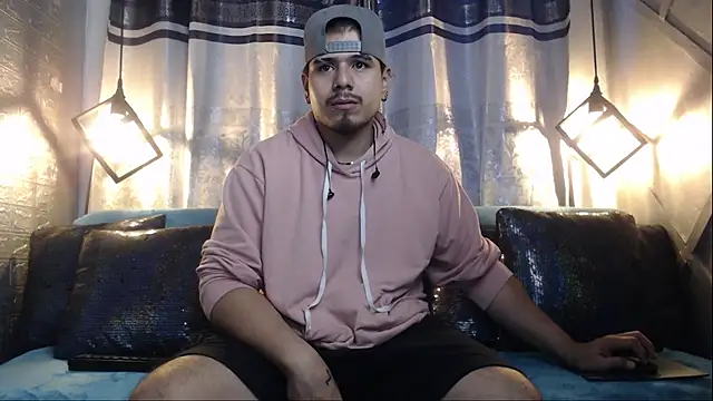 Snapshot of thiago_bos chatting on 10/16/25, 11:11 thiago bos online show from 10/16/25, 11:11