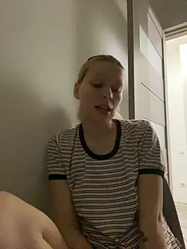 Snapshot of AnyaHellCat chatting on 10/18/25, 01:08 AnyaHellCat online show from 10/18/25, 01:08