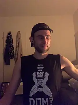 Snapshot of Marvinho9 chatting on 10/15/25, 09:37 Marvinho9 online show from 10/15/25, 09:37