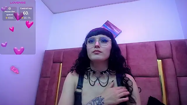 XBODTRIIPX online show from 09/24/25, 03:43