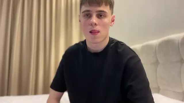 Snapshot of Tyler_Garner chatting on 09/15/25, 06:19 Tyler Garner online show from 09/15/25, 06:19