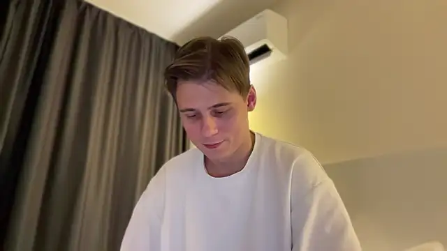 Snapshot of Tyler_Garner chatting on 10/25/25, 02:46 Tyler Garner online show from 10/25/25, 02:46