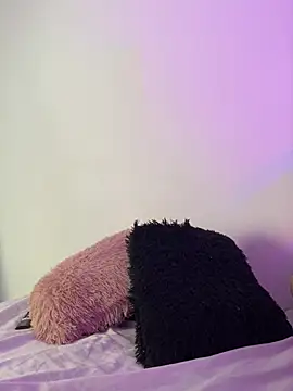 Charlottediolet online show from 02/19/26, 11:17