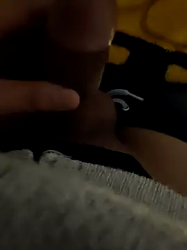 Snapshot of Joel-shine chatting on 10/21/25, 04:35 Joel-shine online show from 10/21/25, 04:35