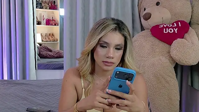 NicoleArmani online show from 05/08/26, 08:03