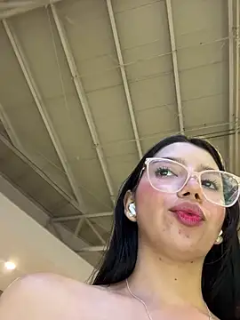 Min junn online show from 10/11/25, 02:22