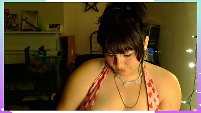 Snapshot of PeakoBunny chatting on 11/09/25, 03:16 PeakoBunny online show from 11/09/25, 03:16