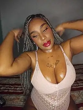 Snapshot of Queen_Amara chatting on 06/16/26, 03:53 Queen Amara online show from 06/16/26, 03:53
