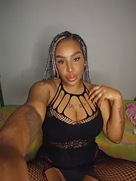 Snapshot of Queen_Amara chatting on 06/19/26, 04:17 Queen Amara online show from 06/19/26, 04:17
