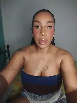 Snapshot of Queen_Amara chatting on 07/24/26, 04:32 Queen Amara online show from 07/24/26, 04:32