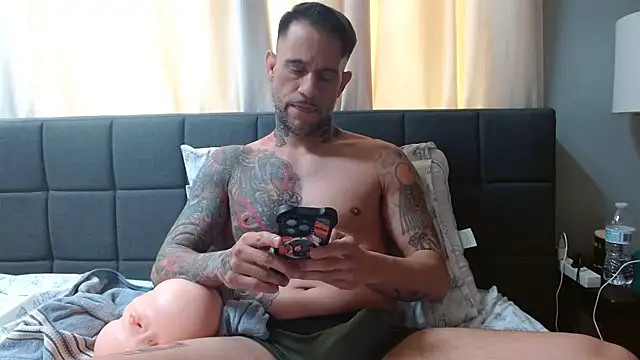 Snapshot of SexyFitDaddyy chatting on 03/28/26, 07:35 SexyFitDaddyy online show from 03/28/26, 07:35