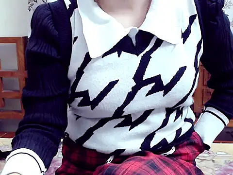 Ami 8x online show from 11/18/25, 02:21