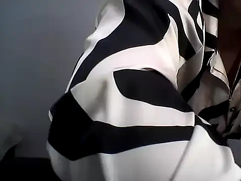 EllaLove2277 online show from 12/05/25, 06:55