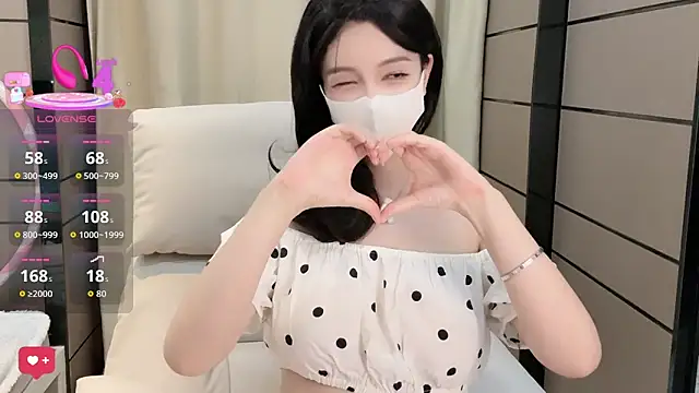 Snapshot of _Ling_Ling chatting on 10/08/25, 01:31  Ling Ling online show from 10/08/25, 01:31