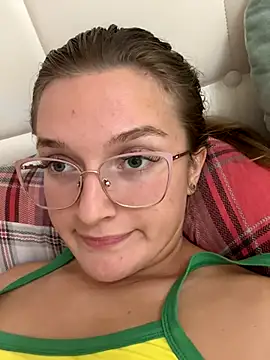 Snapshot of Bellatrisssaa chatting on 09/18/25, 08:44 Bellatrisssaa online show from 09/18/25, 08:44