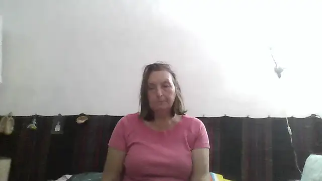 Snapshot of AnnaLive570 chatting on 06/10/26, 04:01 AnnaLive570 online show from 06/10/26, 04:01