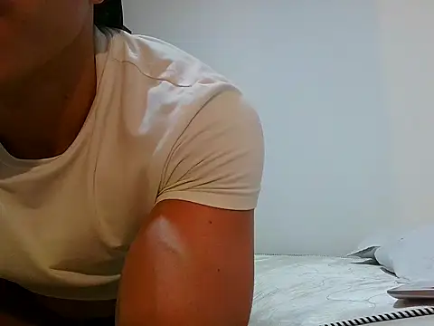 0anonimo bottom1 online show from 04/14/26, 03:34