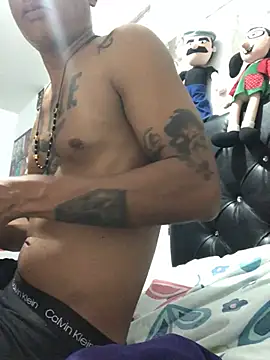 elpeluchenegroxxx3 online show from 02/27/26, 04:01