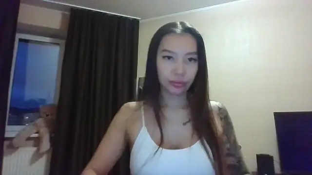 Snapshot of Vashniya chatting on 11/10/25, 02:27 Vashniya online show from 11/10/25, 02:27