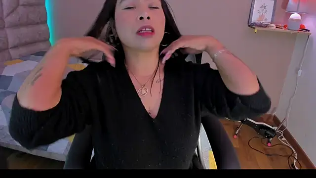 roselyn caprice online show from 10/18/25, 03:20