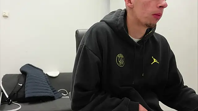 Ryan Dozer online show from 10/04/25, 05:38